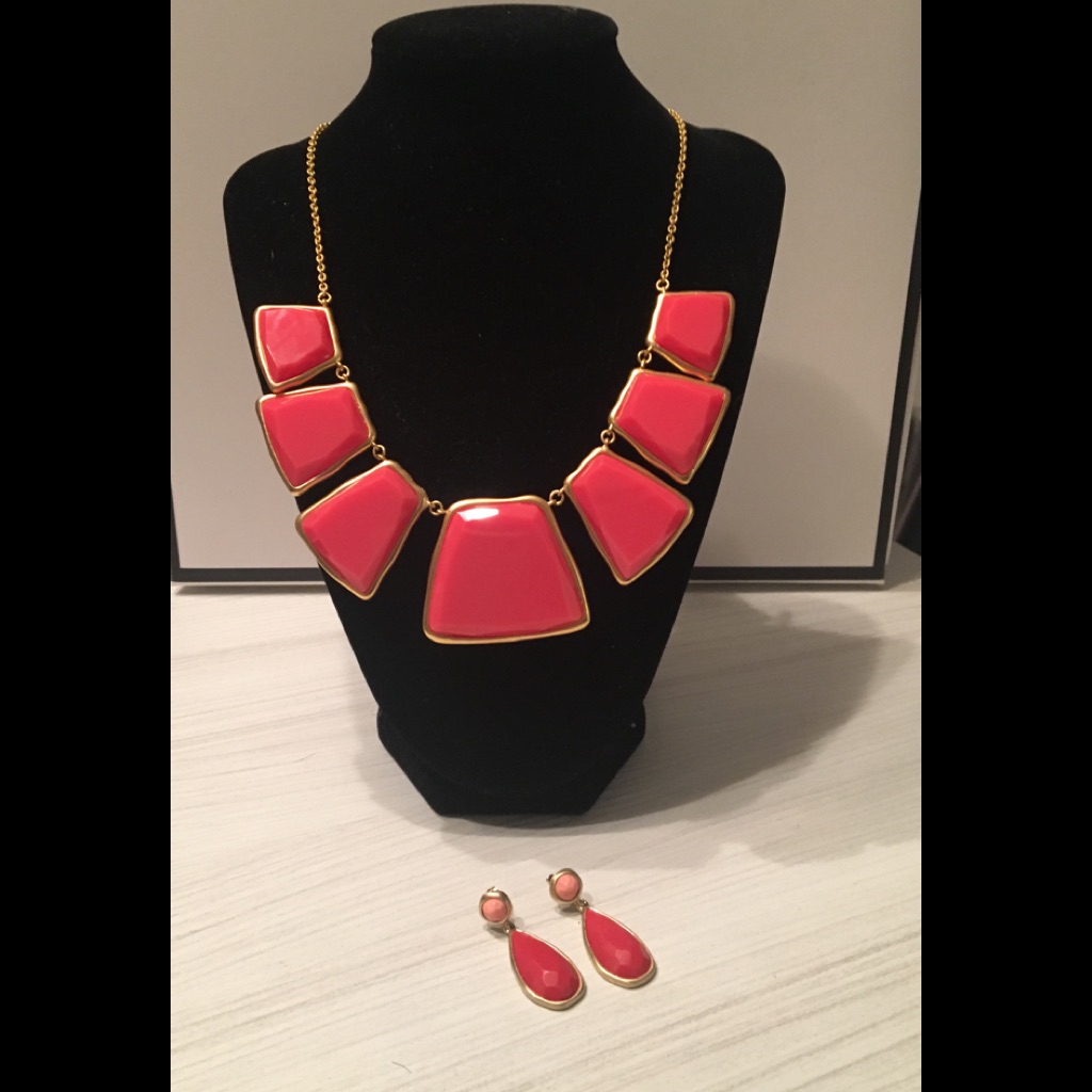 Statement Necklace & Matching Earrings
